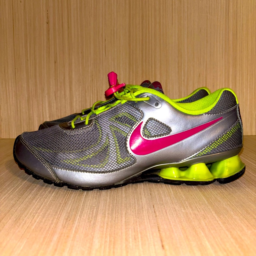 NIKE REAX RUN 7 WOMENS SIZE 8
